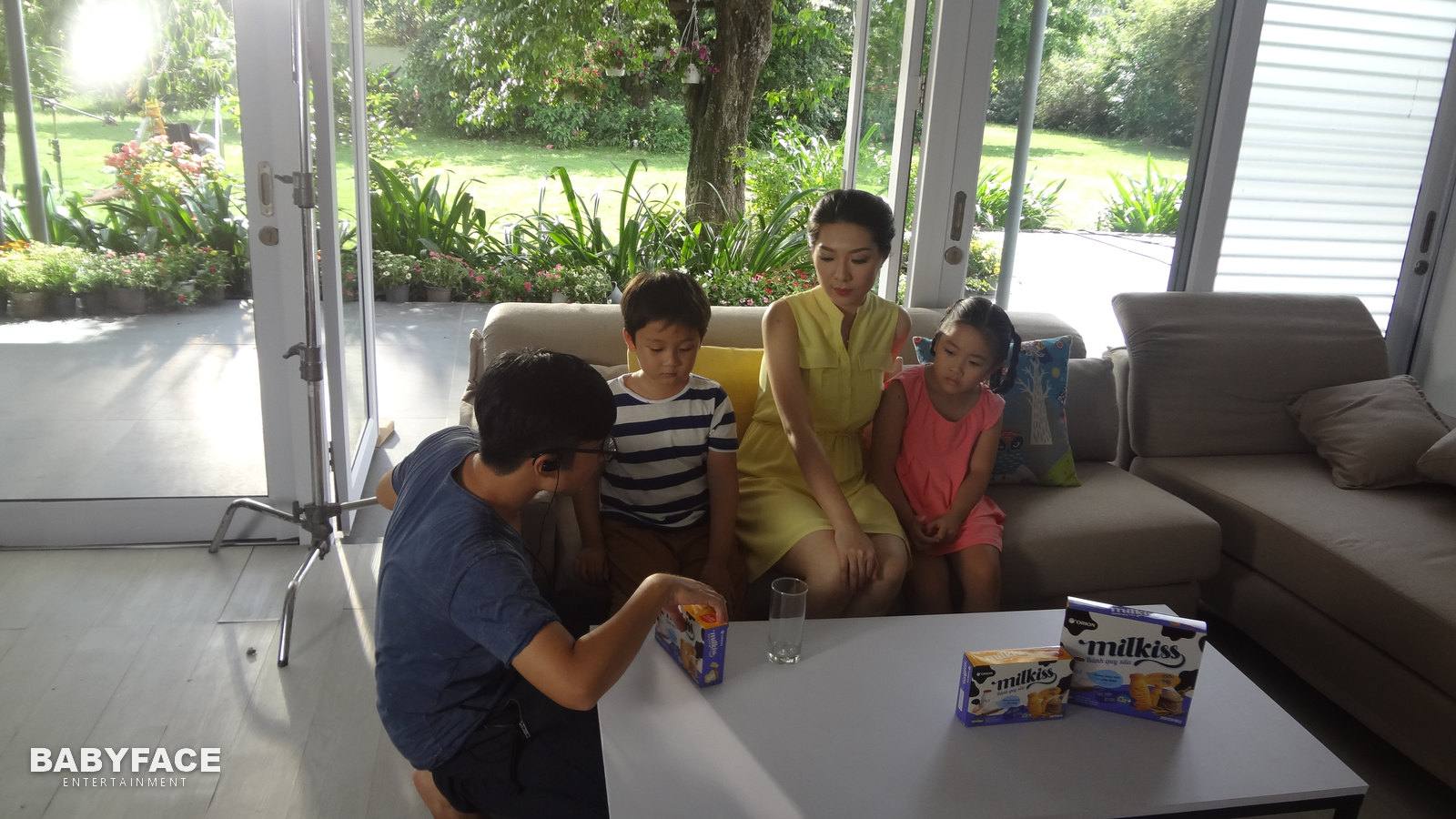 Hậu trường TVC Milkiss 2016 - diễn viên quảng cáo Babyface, ảnh 14